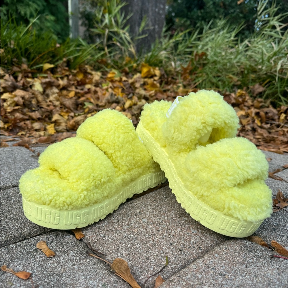 UGG LEMON OH FLUFFITA SHEEPSKIN FLUFF PLATFORM SANDALS
